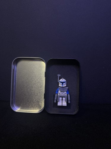 Pocket figure display case - figure,
