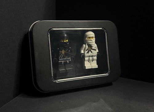 Pocket figure display - pocket,